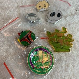 Bundle of 6 Collectible Disney Pins from an assortment of movies.
